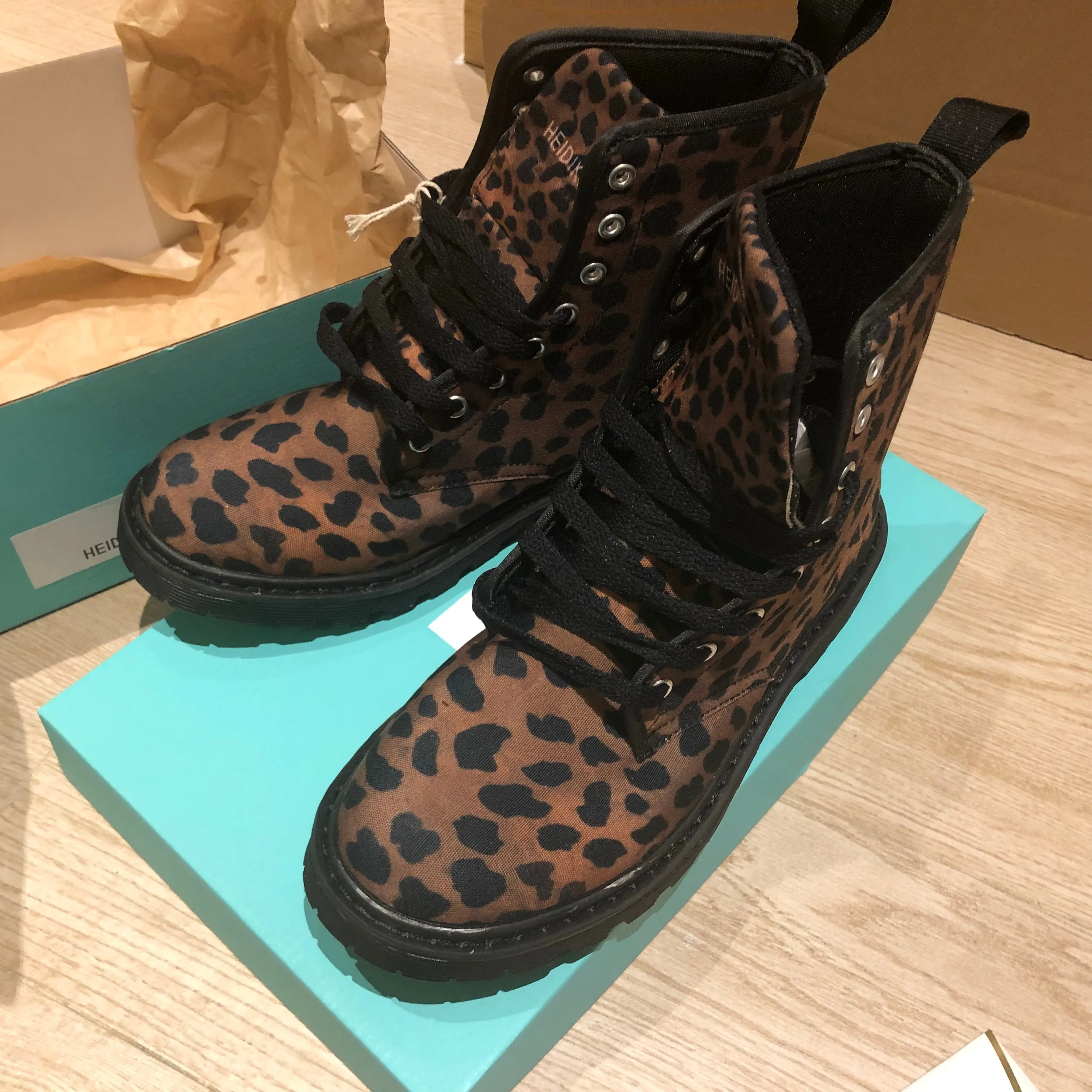 Brown Leopard Women's Boots, Animal Print Winter Laced-Up Canvas Hikers Boots For Ladies