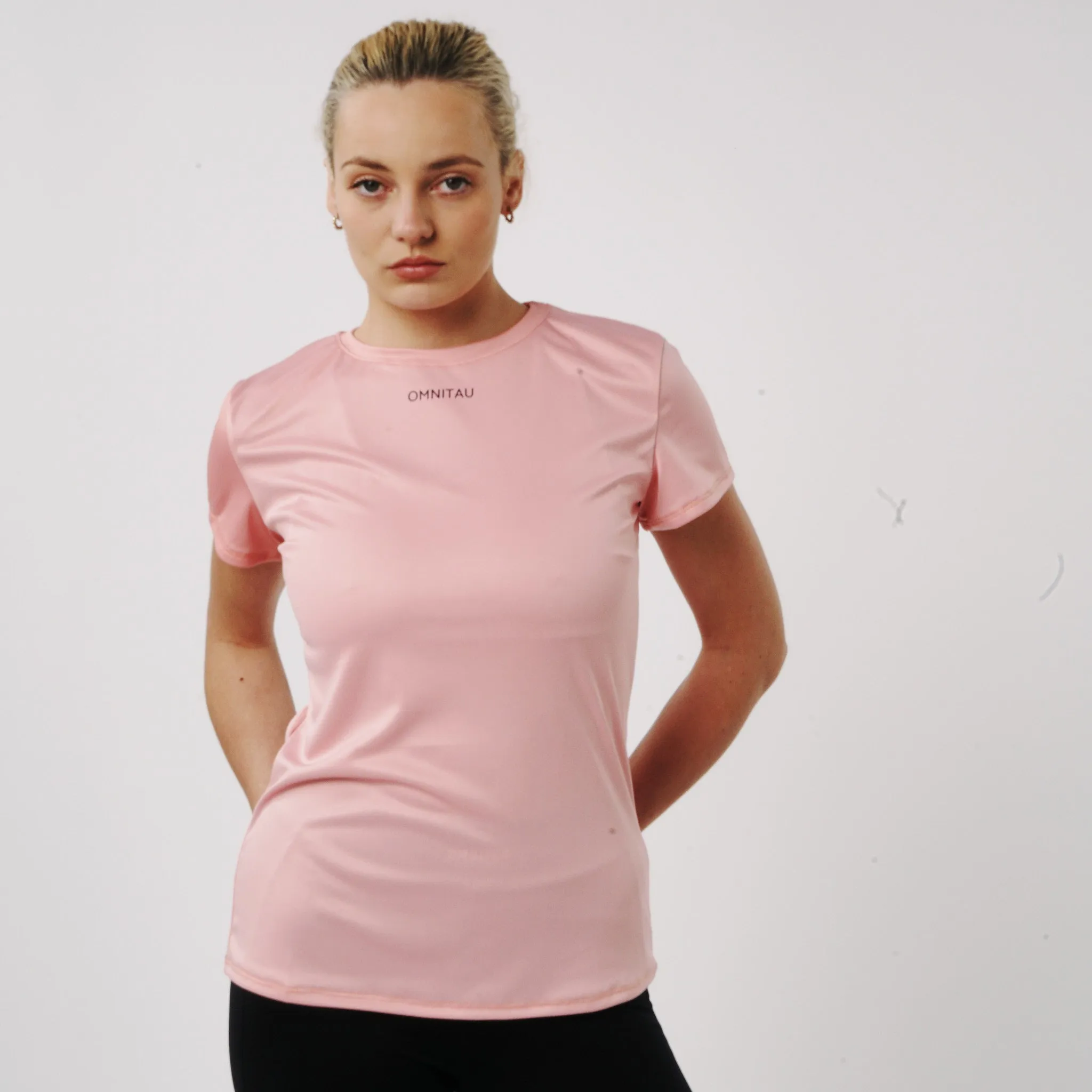 Omnitau Women's Inspire Performance Crew Neck Short Sleeve T-Shirt - Salmon Pink