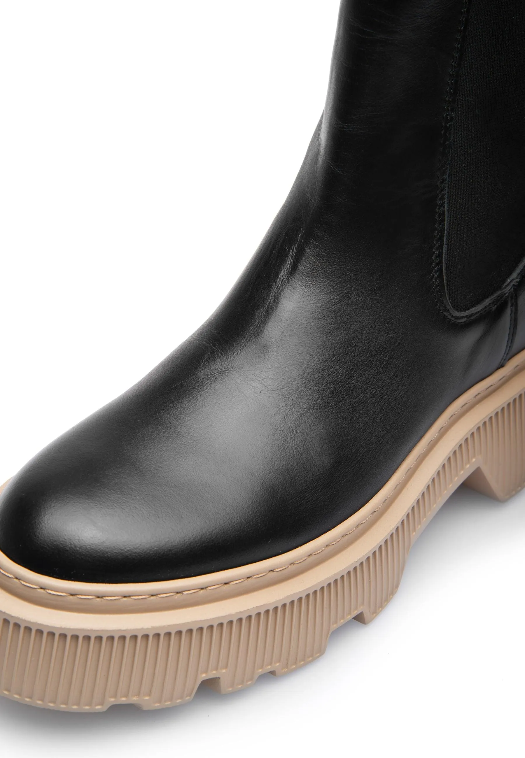 Trixy Black Croissant Chelsea Boots