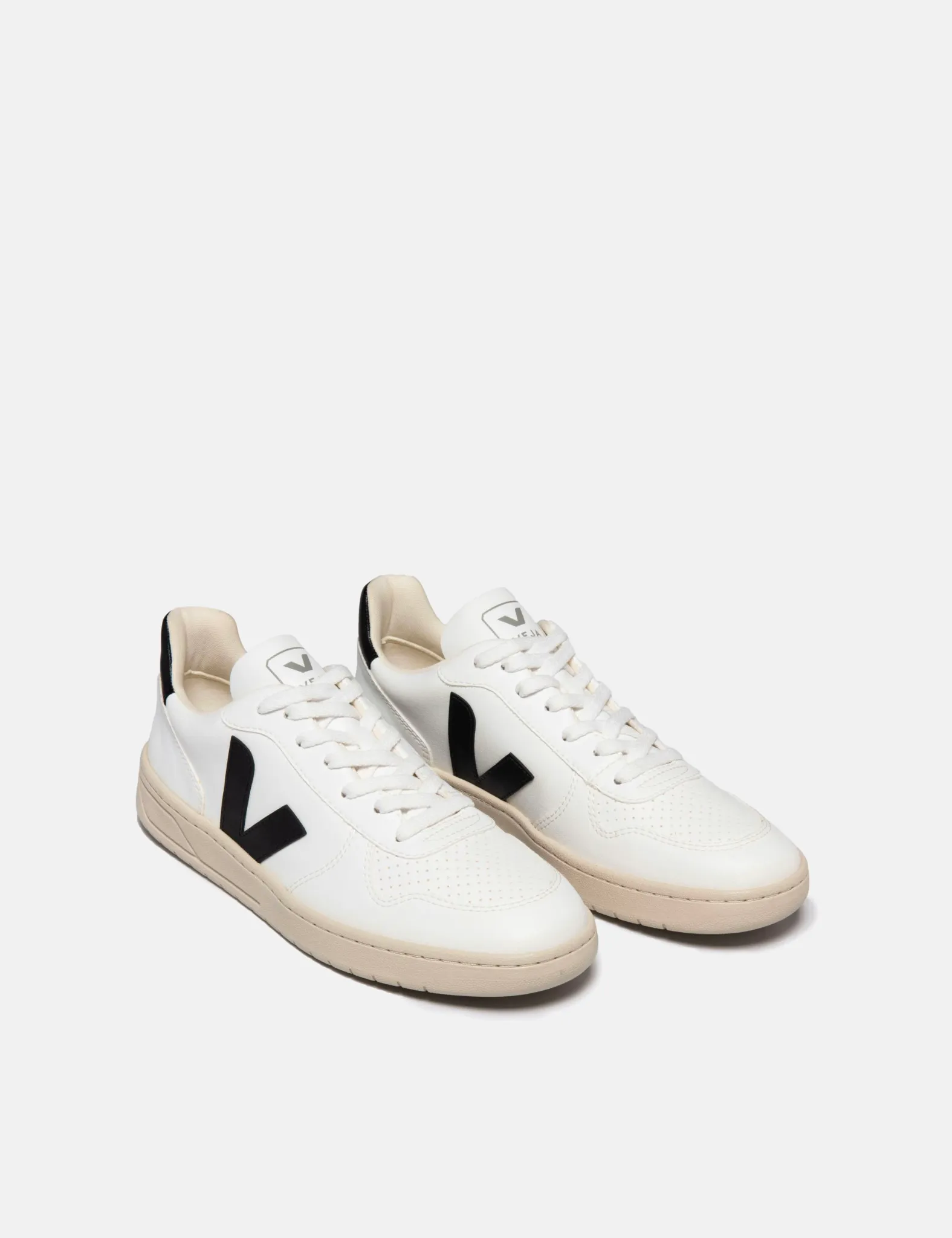 Veja V-10 CWL Trainers - White/Black