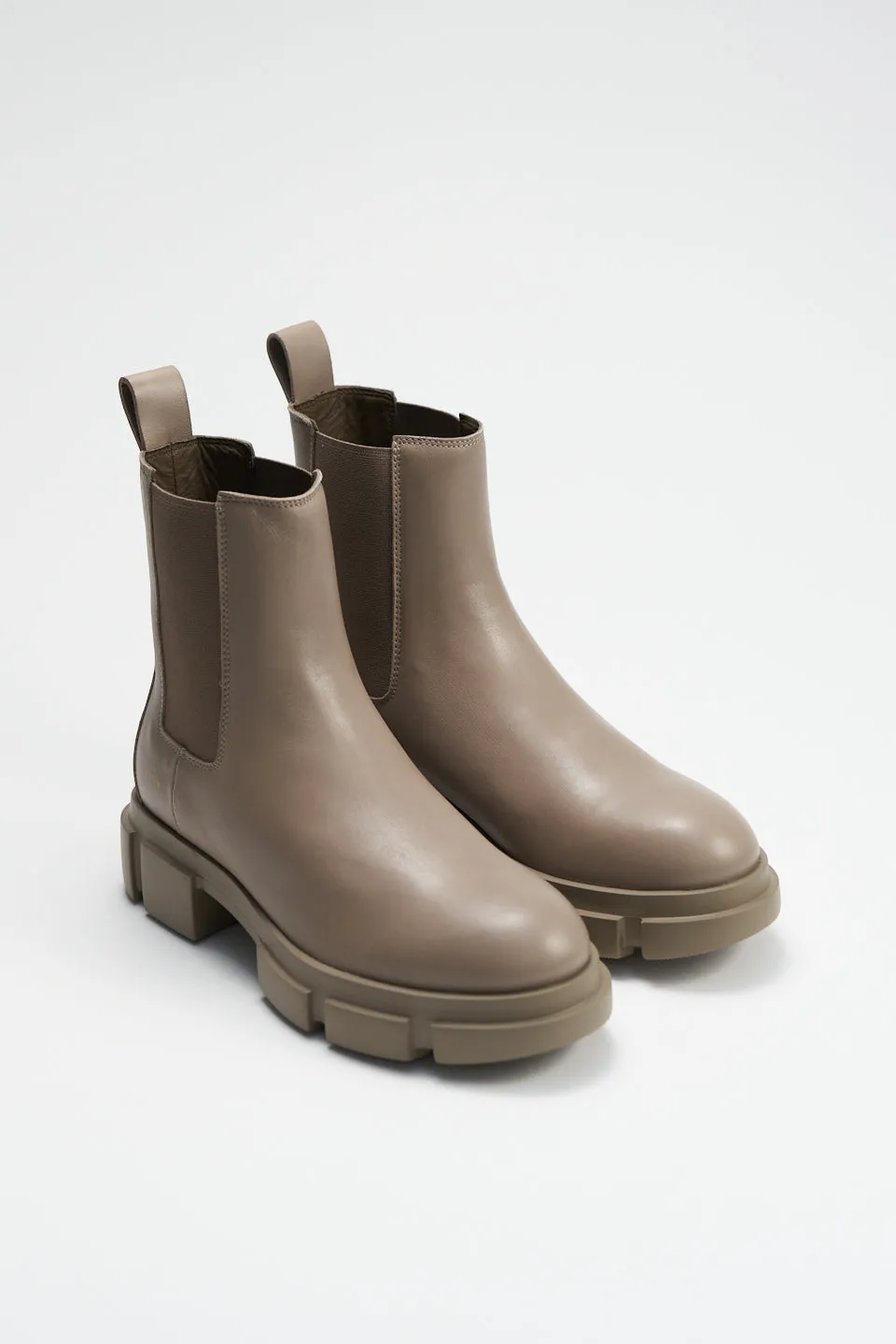 Vitello Fango Low Chelsea Boots